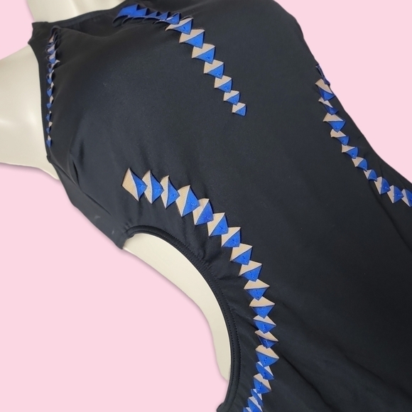 New Kenneth Cole Black Cutout Mesh Detail Full Coverage One Piece Swimsuit S - Picture 2 of 10